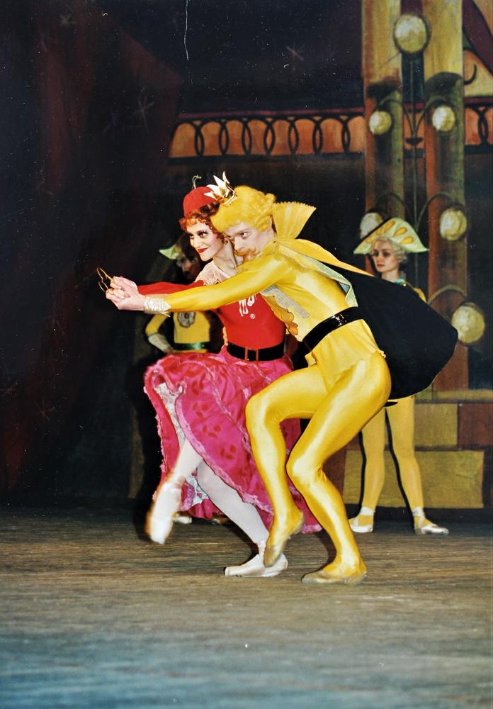 1992 год, сцена из балета Чиполлино