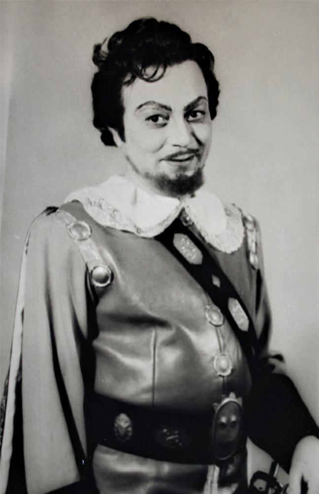1964 год, Владимир Поляков - Маркиз в оперетте Корневильские колокола