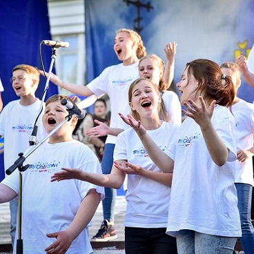 Детская школа мюзикла открыла «поющую смену» в «Еланчике»
