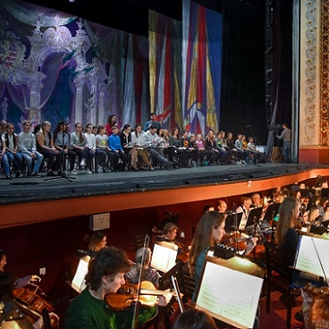 Артисты школы мюзикла выступят под аккомпанемент симфонического оркестра