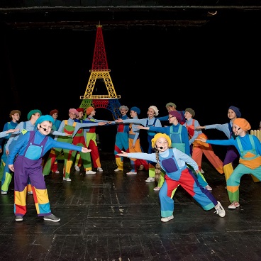 Ученики Детской школы вокального искусства впервые показали благотворительный спектакль на сцене Челябинского Камерного театра