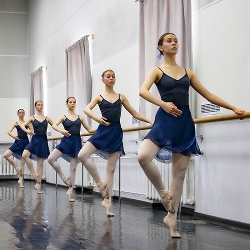 Будущее российского балета: студенты института искусств защитили экзамен по классическому танцу