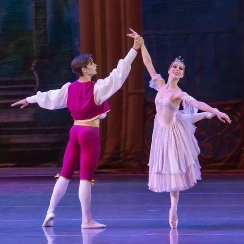 Артисты балетной труппы стали героями программы «Большие и маленькие»