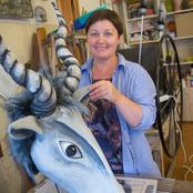 Заведующая мастерской по изготовлению бутафории и реквизита Марина Богданова