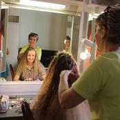 Заведущая гримерно-парикмахерским цехом Ольга Анищенко