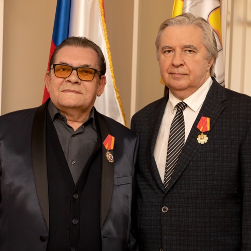 Создатели спектакля «Петр Первый» и солист оперы получили награды Челябинской области