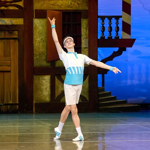 Денис Гайноченко: от футбола до балета