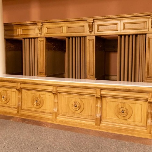 В театре оборудовали места для переодевания зрителей