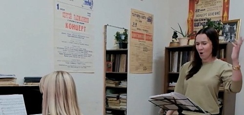 Оперная певица из Челябинска помогает женам участников СВО обрести надежду через вокал