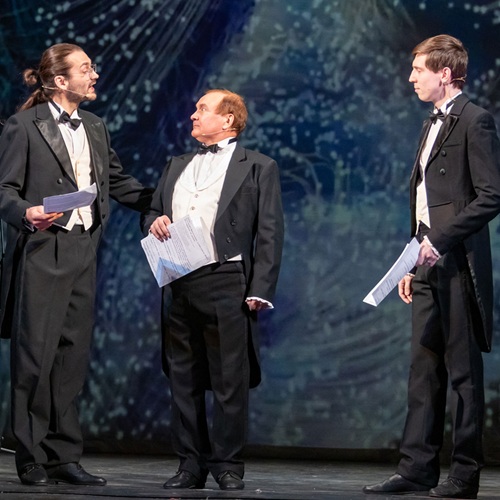 День смеха и профессиональные праздники в театре отметили юмористическим концертом