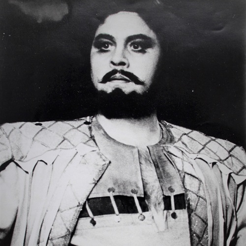 Появилась электронная версия книги о Николае Сурикове – знаменитом баритоне челябинской оперы